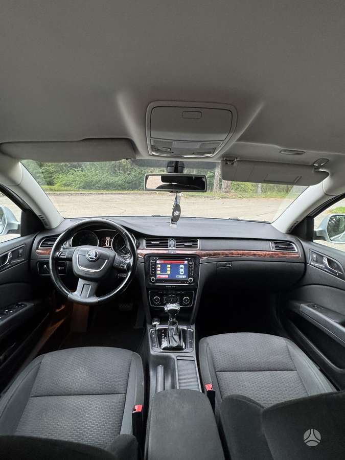 Skoda Superb 2010 — photo 11