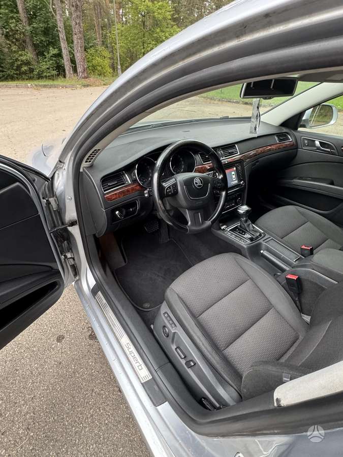 Skoda Superb 2010 — photo 12