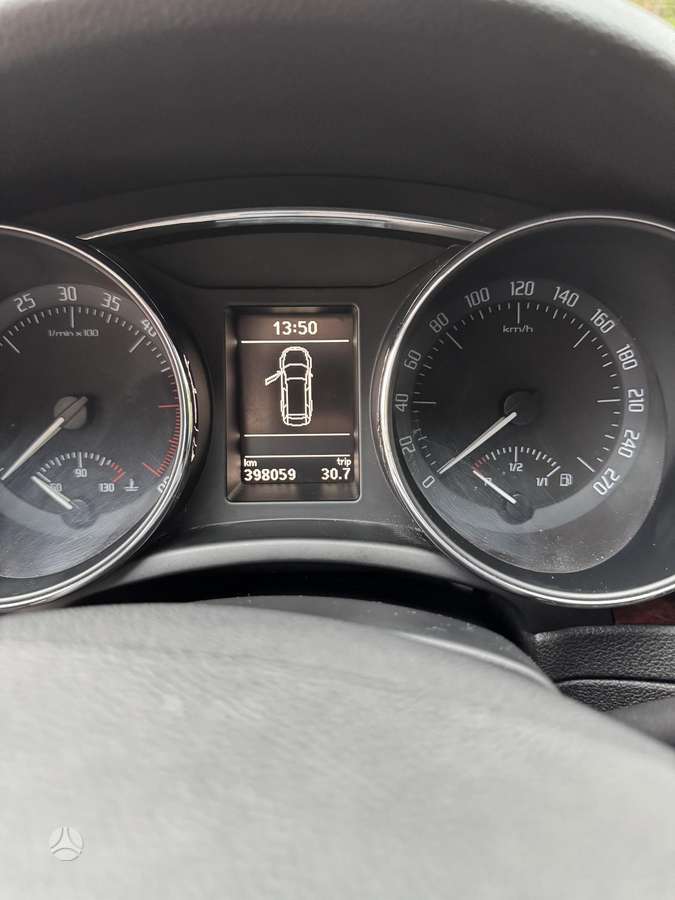 Skoda Superb 2010 — photo 14