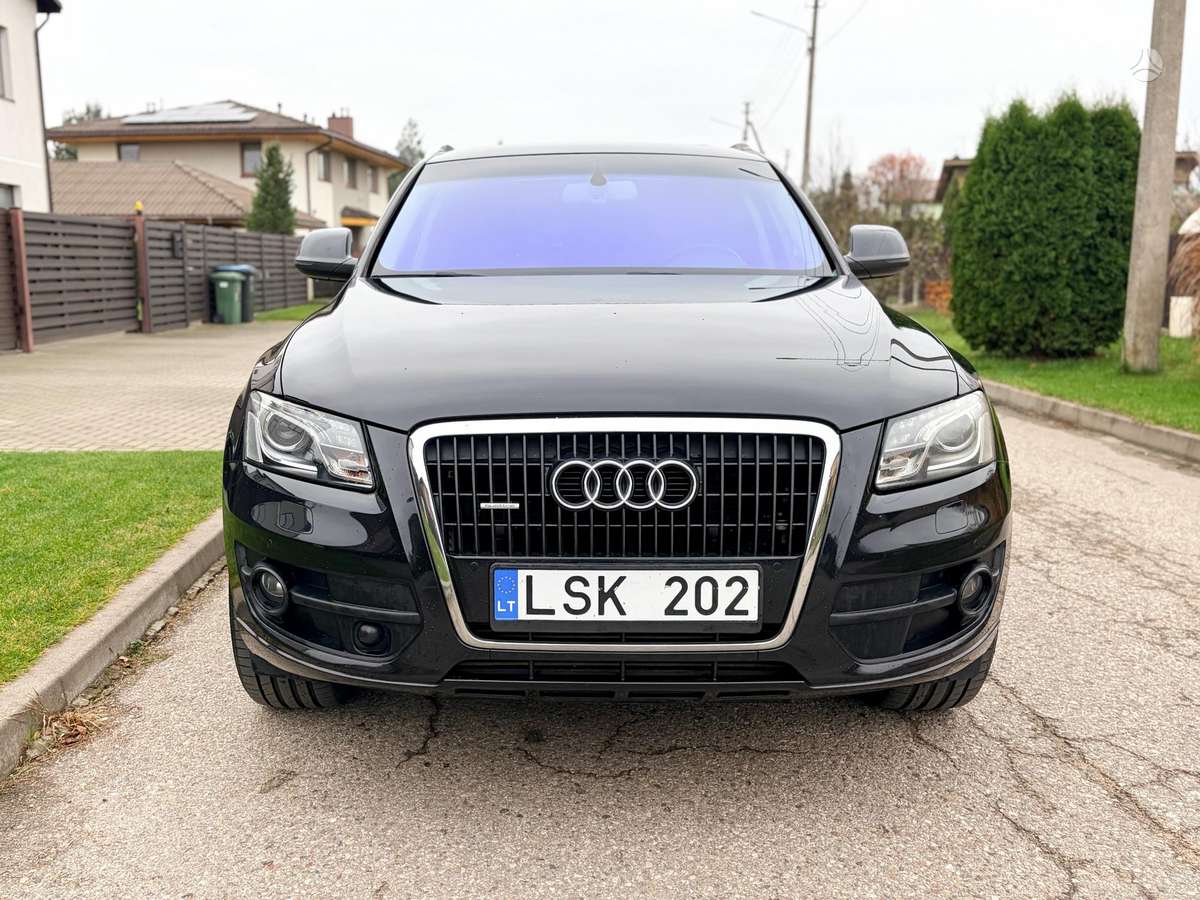 Audi Q5 2009 — rear view