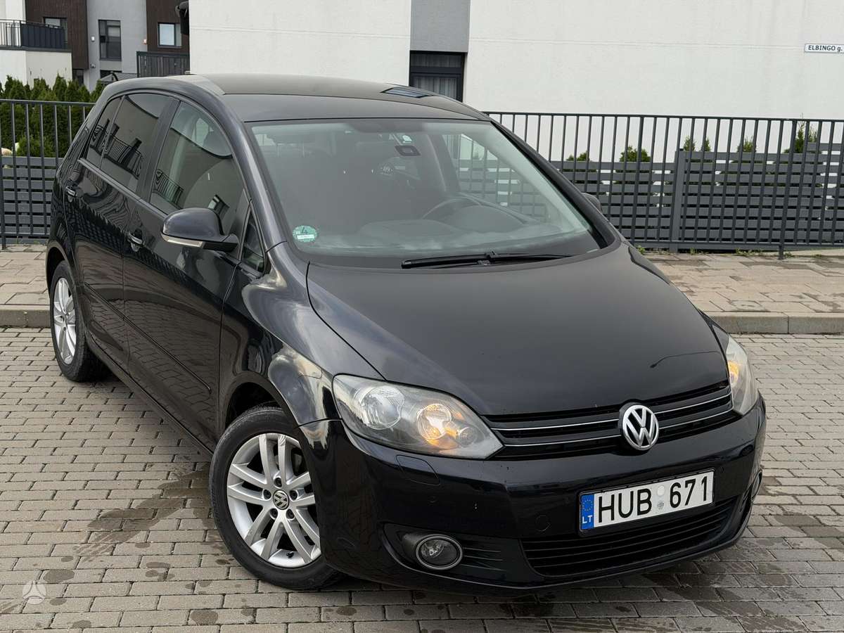 Volkswagen Golf 2011 — вигляд ззаду