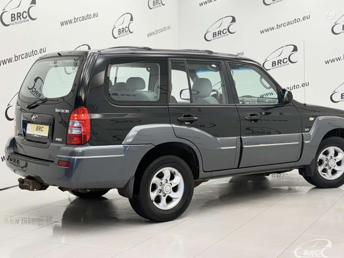 Hyundai Terracan 2005 — салон