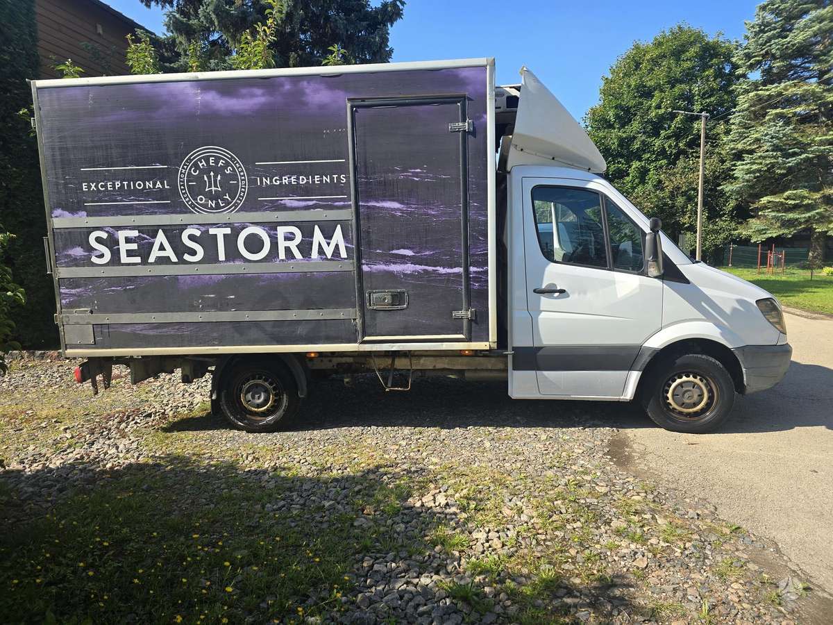 Mercedes-Benz Sprinter 2011 — photo 16