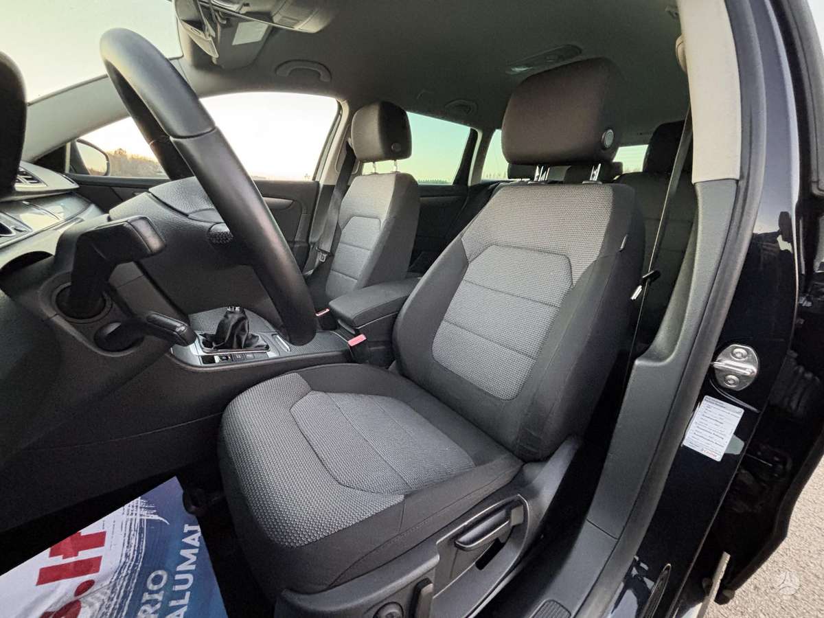 Volkswagen Passat 2011 — photo 28