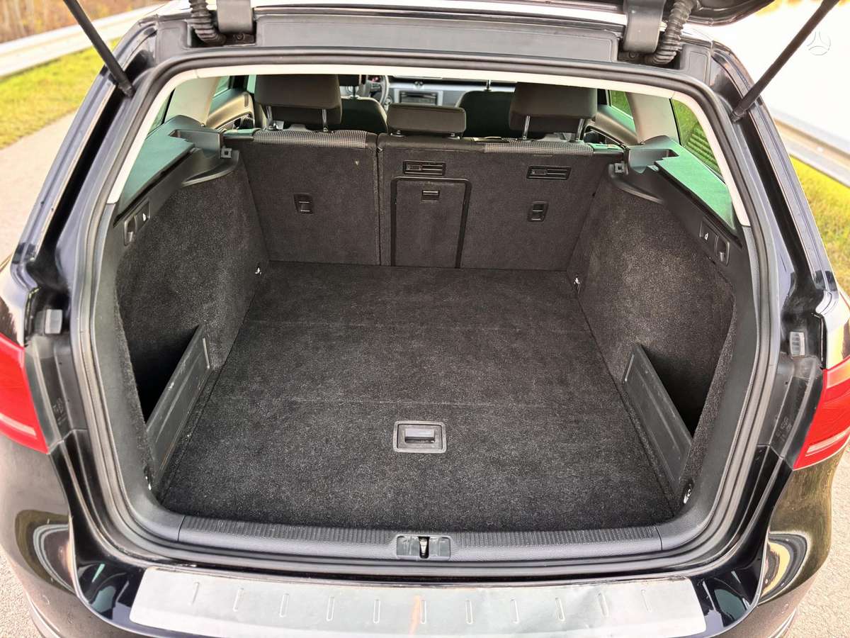 Volkswagen Passat 2011 — photo 32