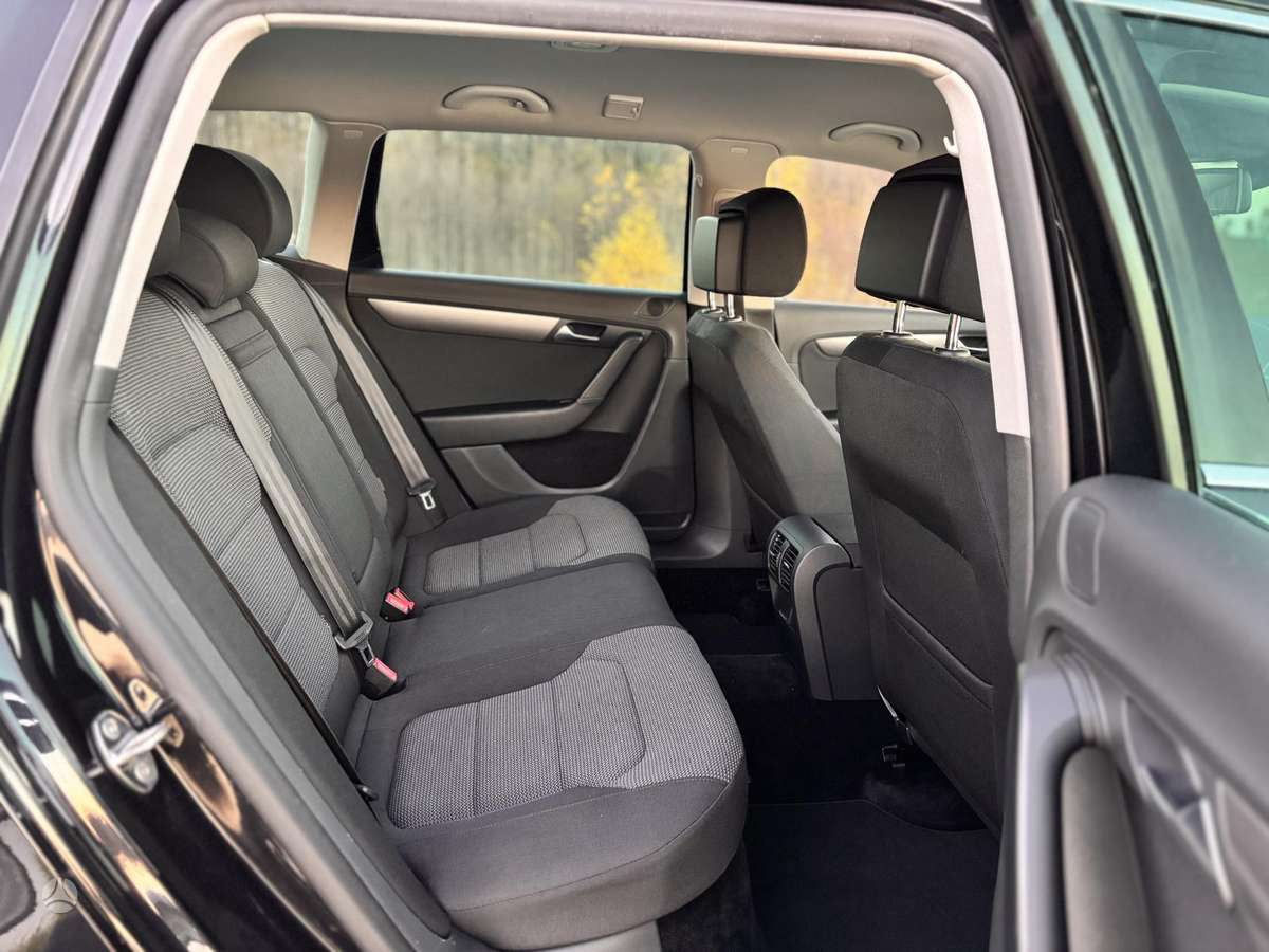 Volkswagen Passat 2011 — photo 34