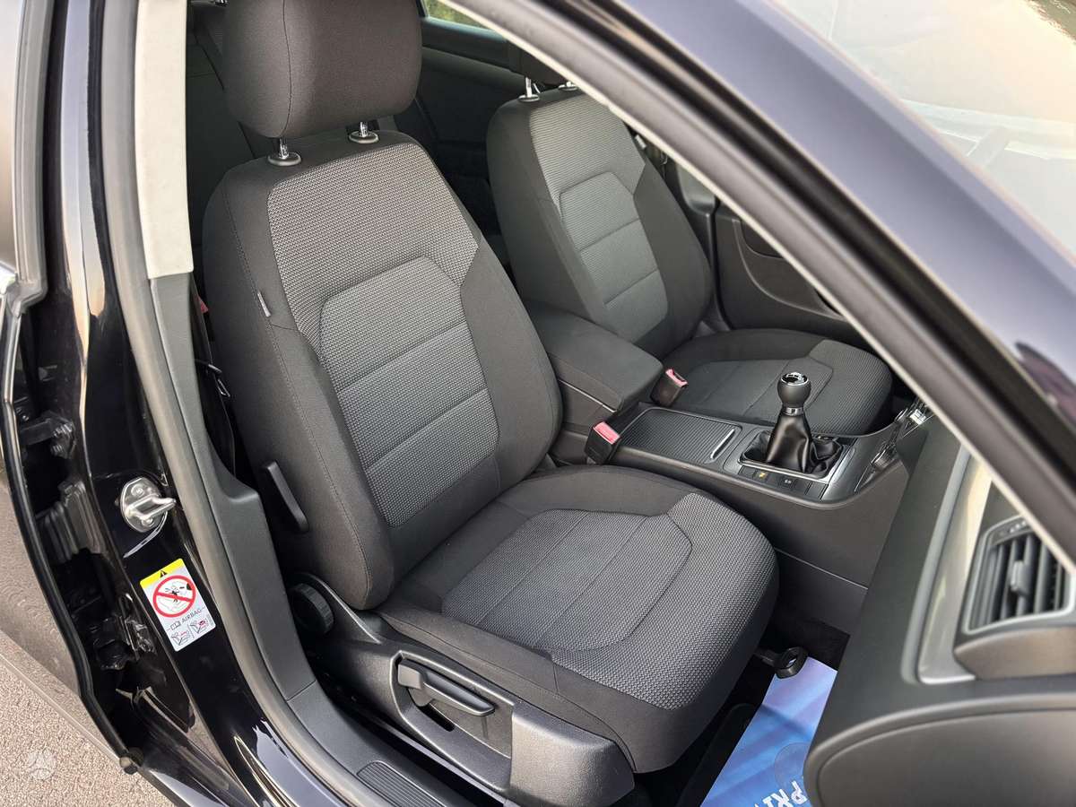 Volkswagen Passat 2011 — photo 39