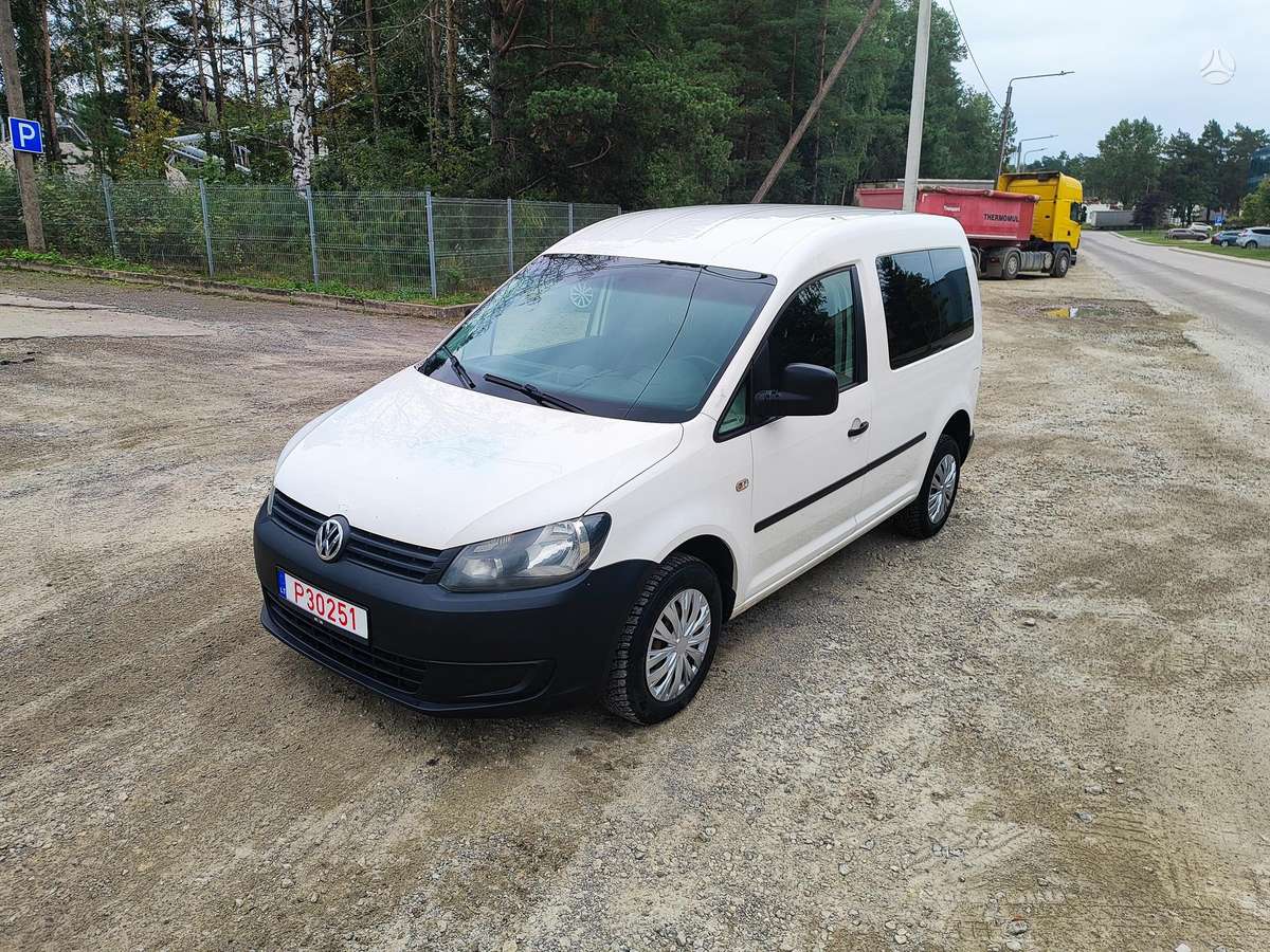 Volkswagen Caddy 2013 — rear view