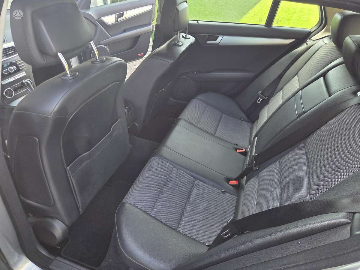 Mercedes-Benz C200 2013 — photo 10