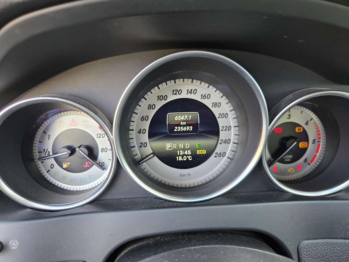 Mercedes-Benz C200 2013 — photo 8