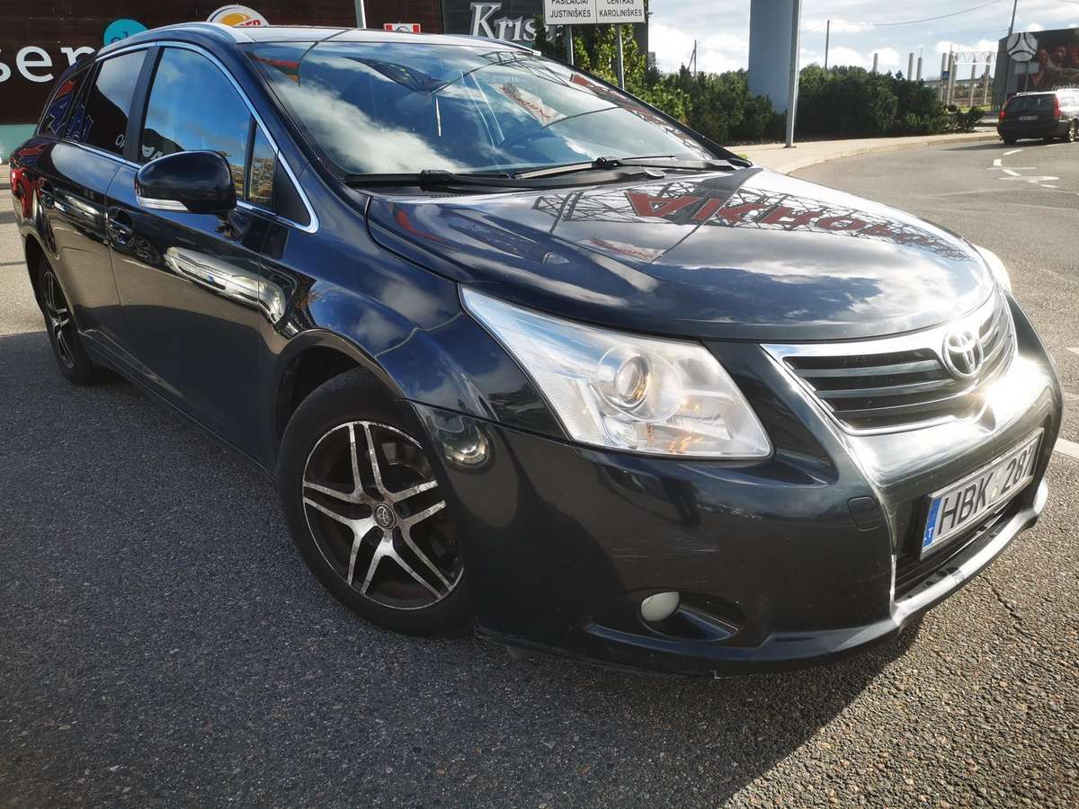 Toyota Avensis 2010 — авто для ЗСУ з Європи