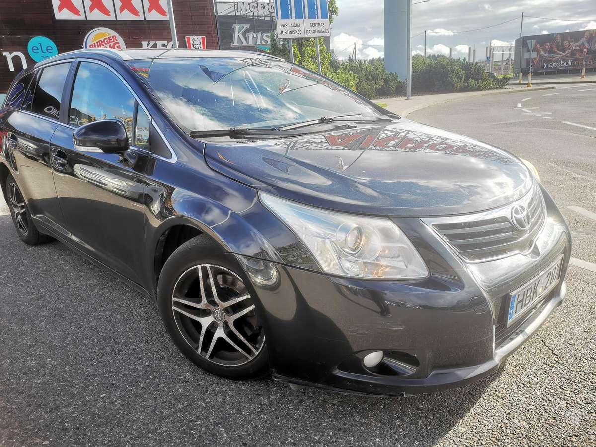 Toyota Avensis 2010 — двигун 1998 cm³, 128 HP (94kW)