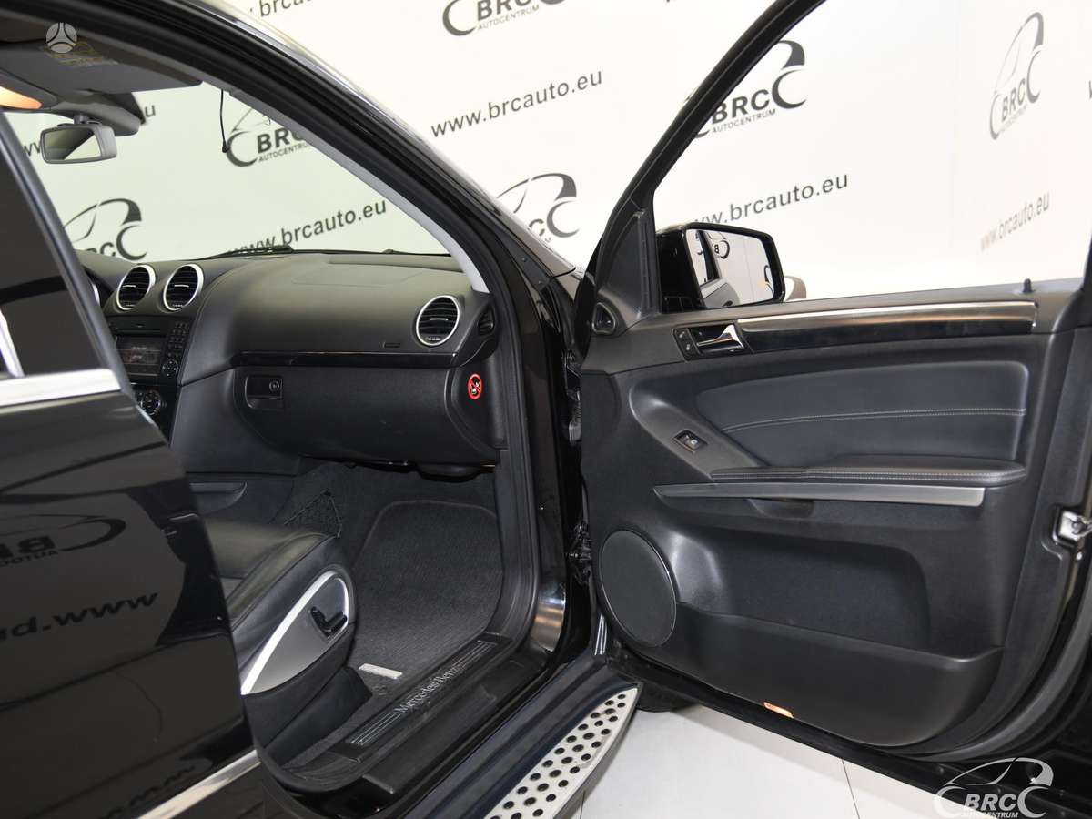 Mercedes-Benz GL350 2011 — photo 11
