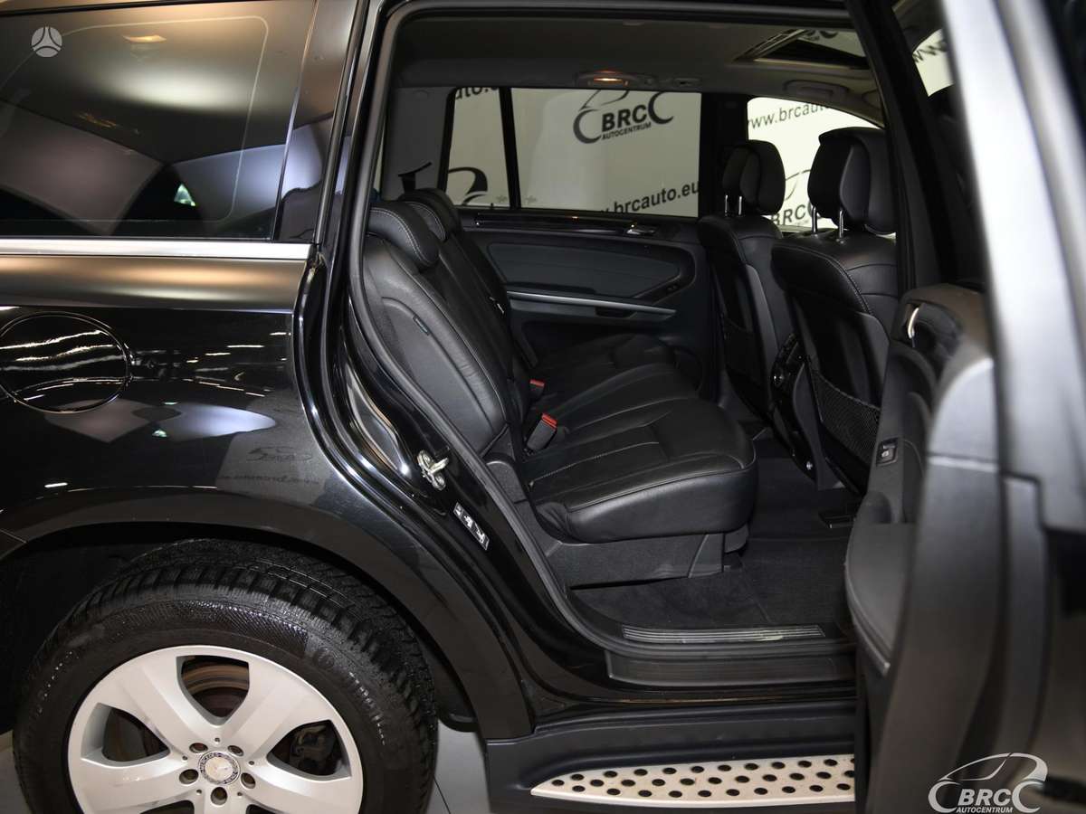 Mercedes-Benz GL350 2011 — photo 12