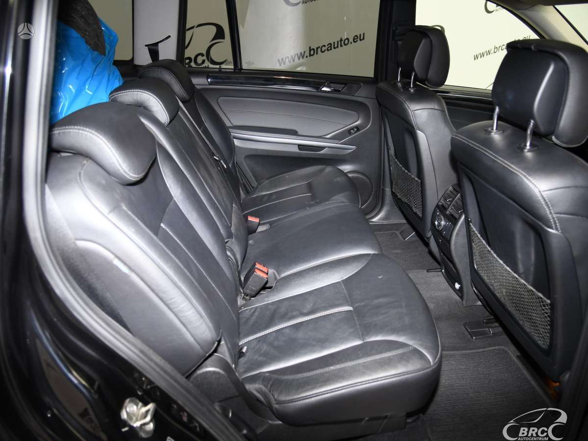 Mercedes-Benz GL350 2011 — photo 13