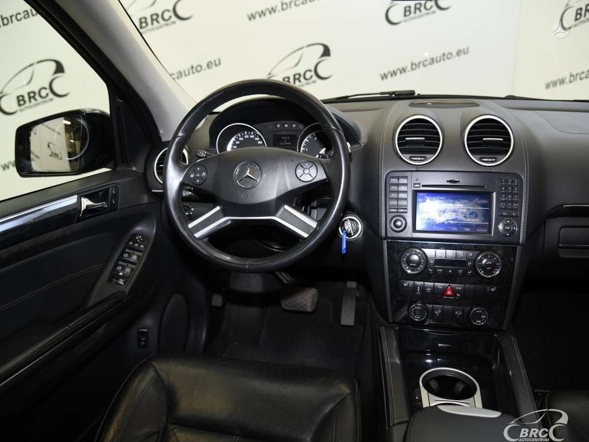 Mercedes-Benz GL350 2011 — photo 15