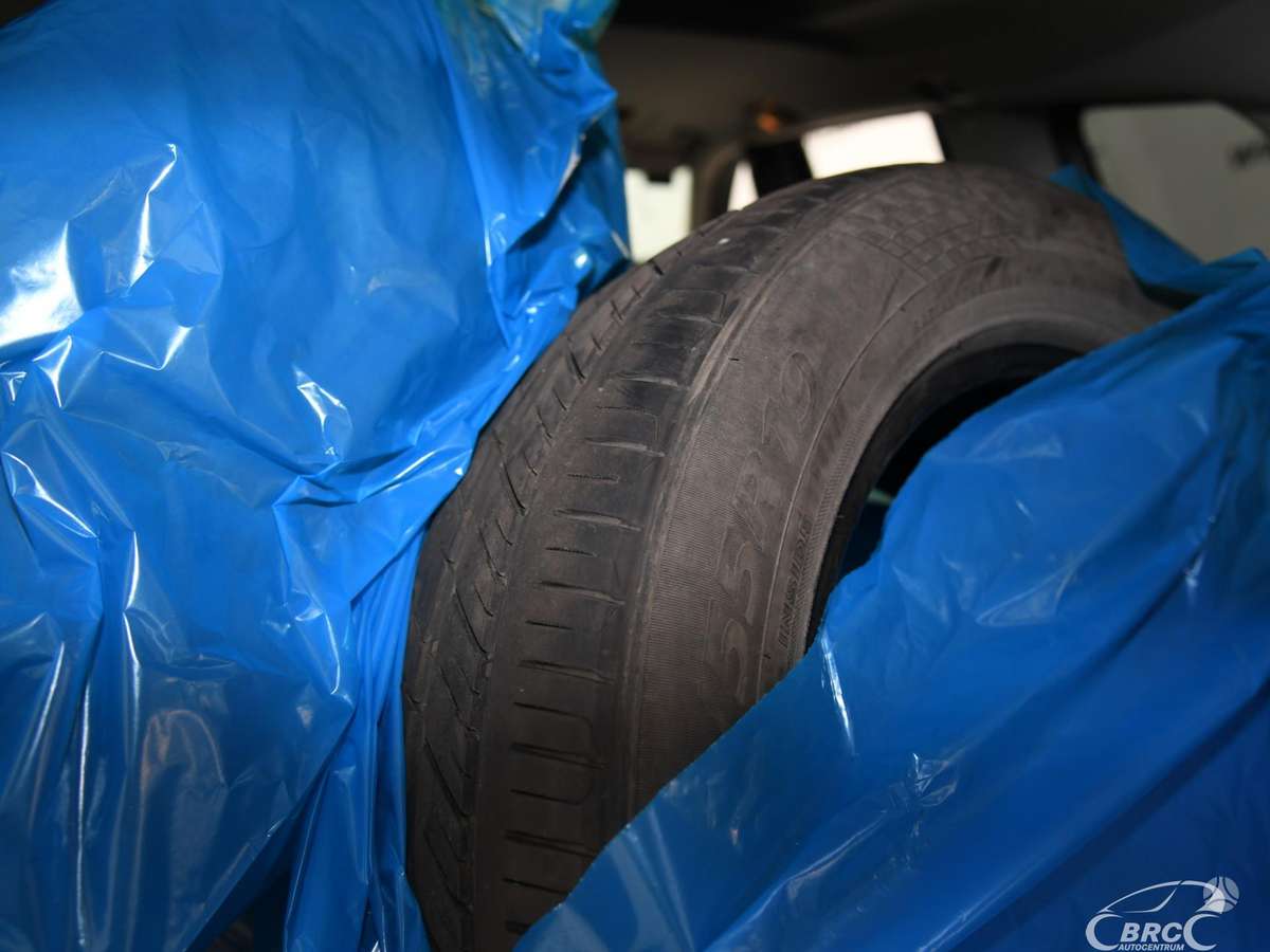 Mercedes-Benz GL350 2011 — photo 21