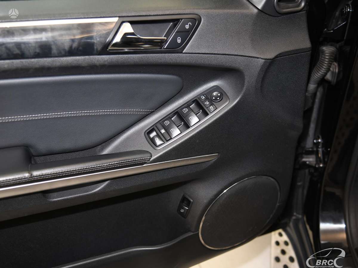 Mercedes-Benz GL350 2011 — photo 25