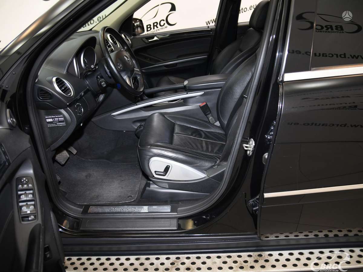 Mercedes-Benz GL350 2011 — photo 26