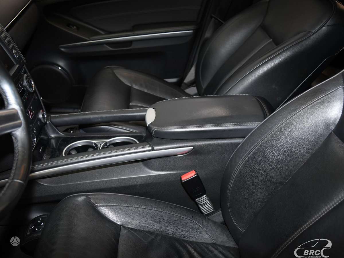 Mercedes-Benz GL350 2011 — photo 29