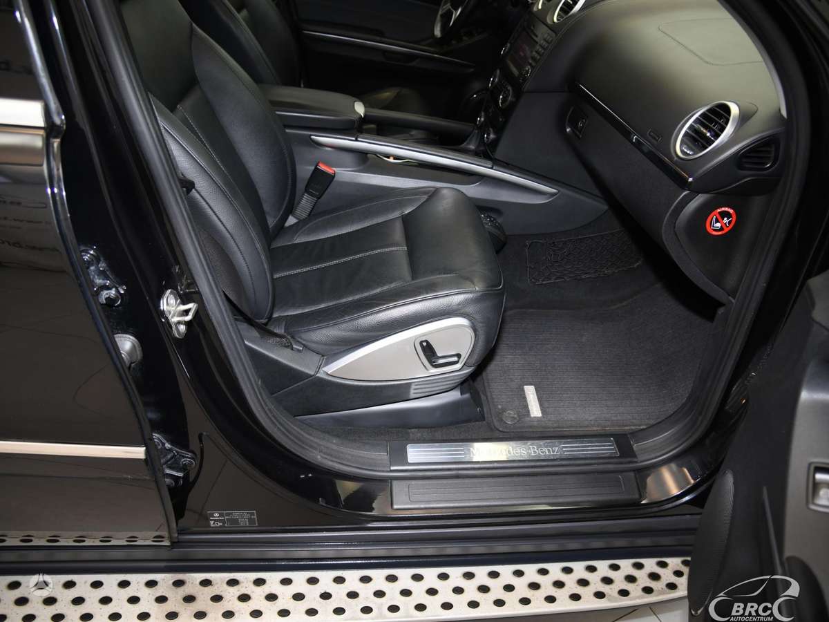 Mercedes-Benz GL350 2011 — photo 6