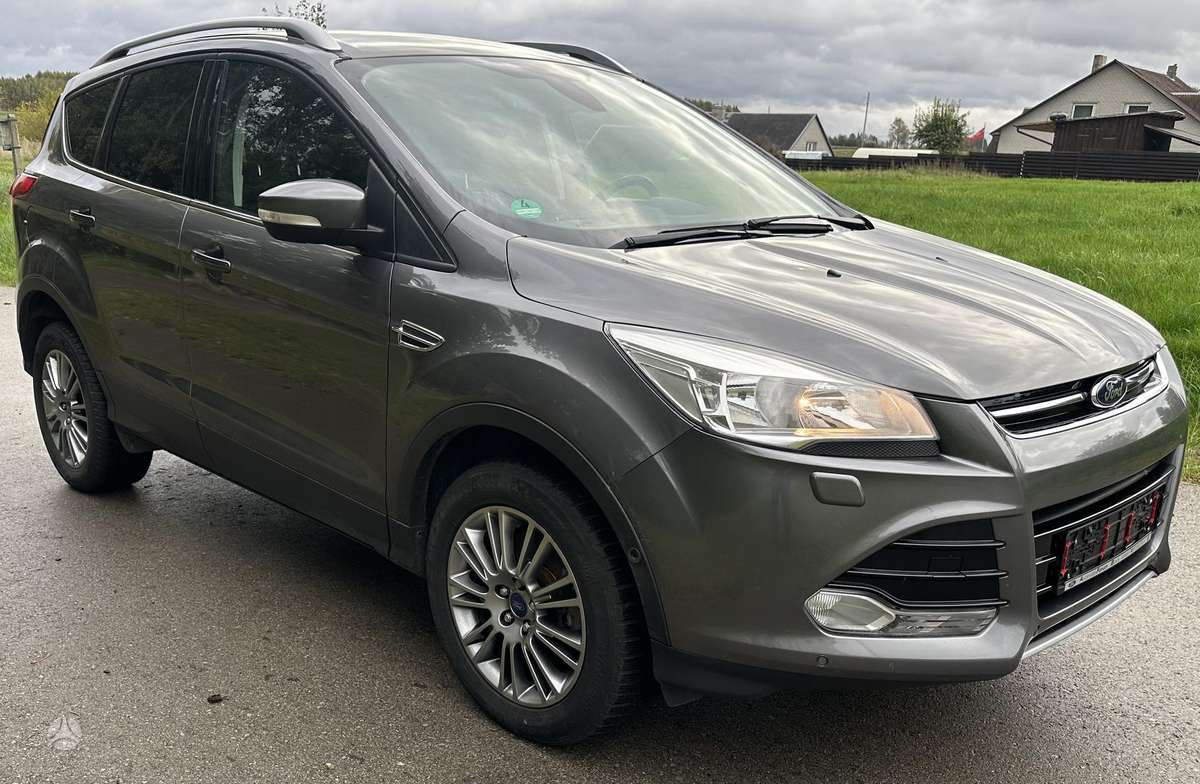Ford Kuga 2014 — rear view