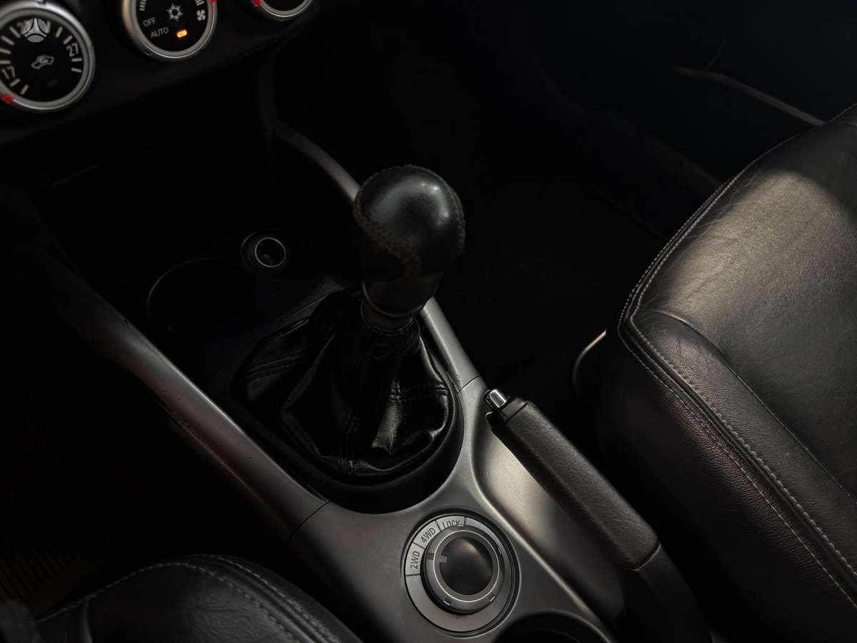 Citroen C-Crosser 2009 — photo 15