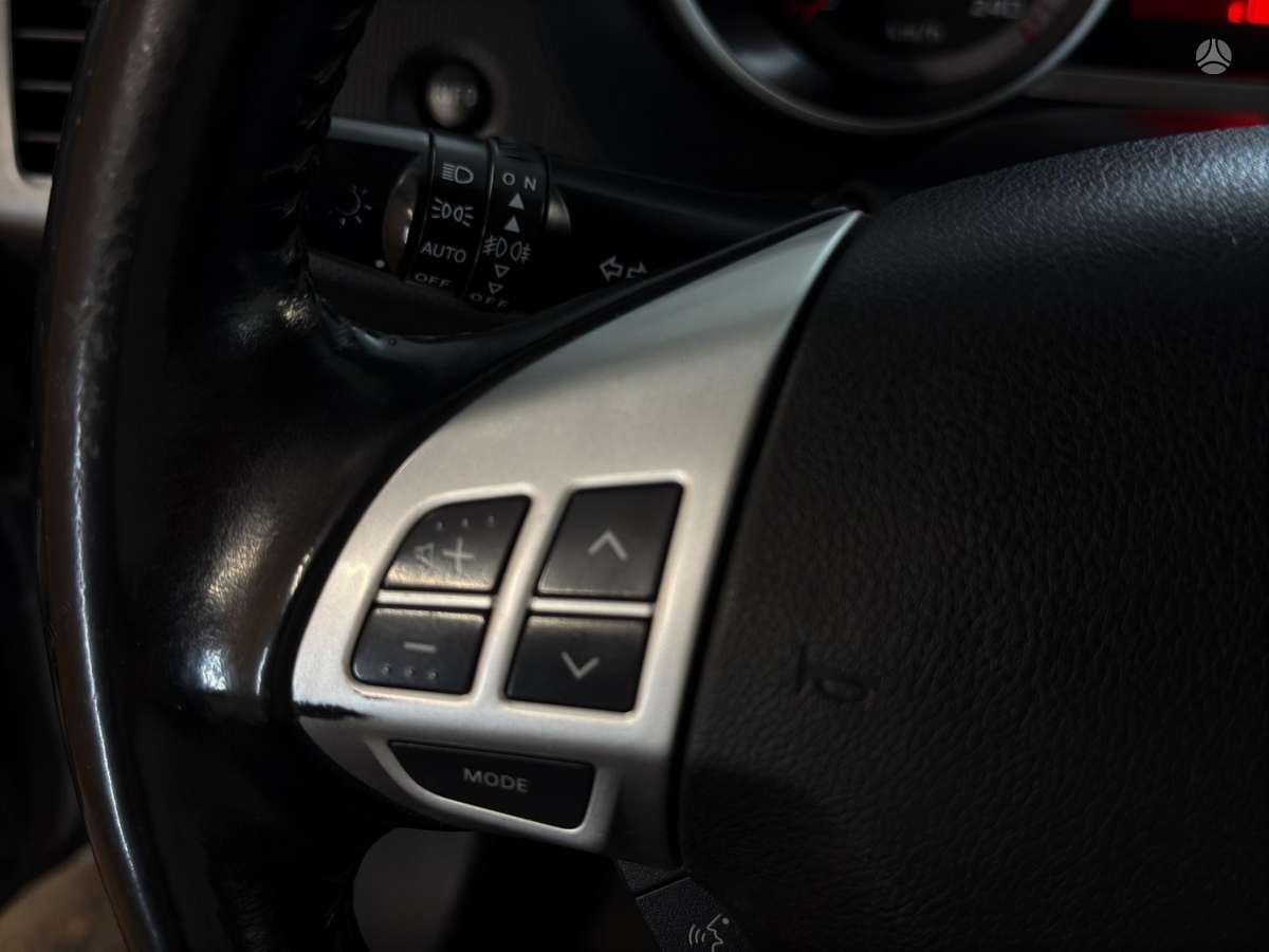 Citroen C-Crosser 2009 — photo 18