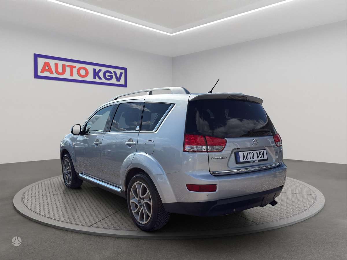 Citroen C-Crosser 2009 — interior