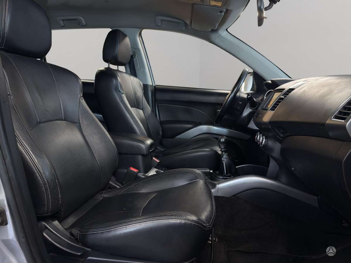 Citroen C-Crosser 2009 — photo 8