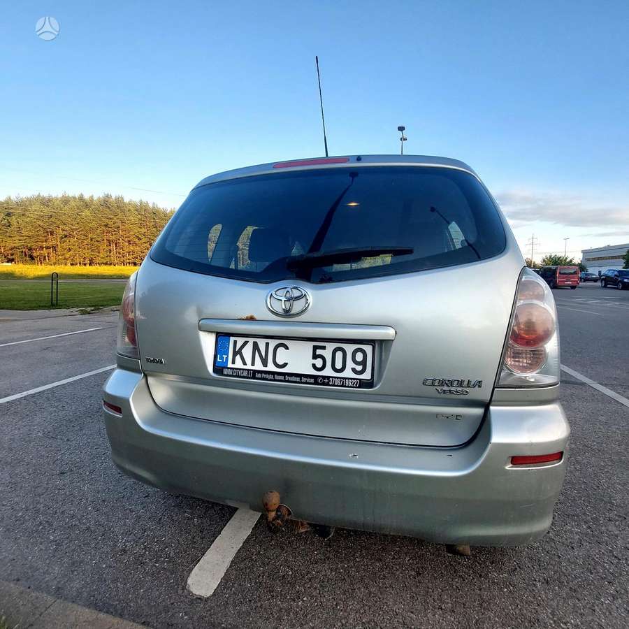 Toyota Corolla 2006 — rear view