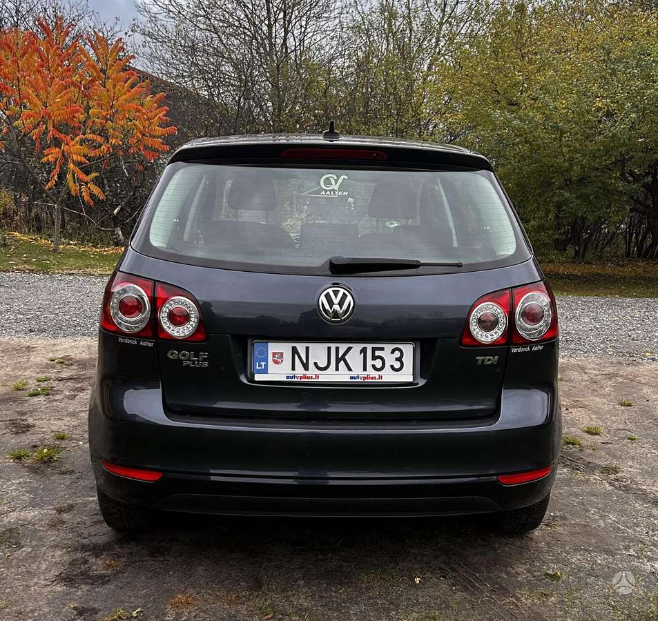 Volkswagen Golf 2010 — вигляд ззаду