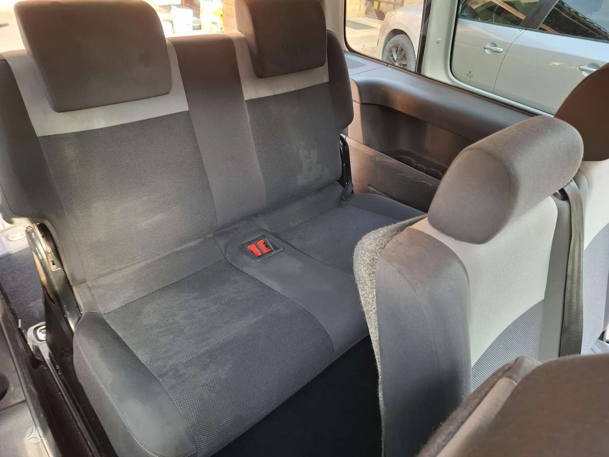 Volkswagen Caddy 2012 — photo 16
