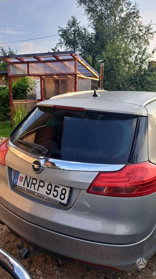 Opel Insignia 2009 — салон