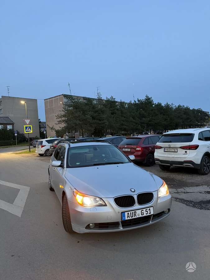 BMW 525 2006 — салон