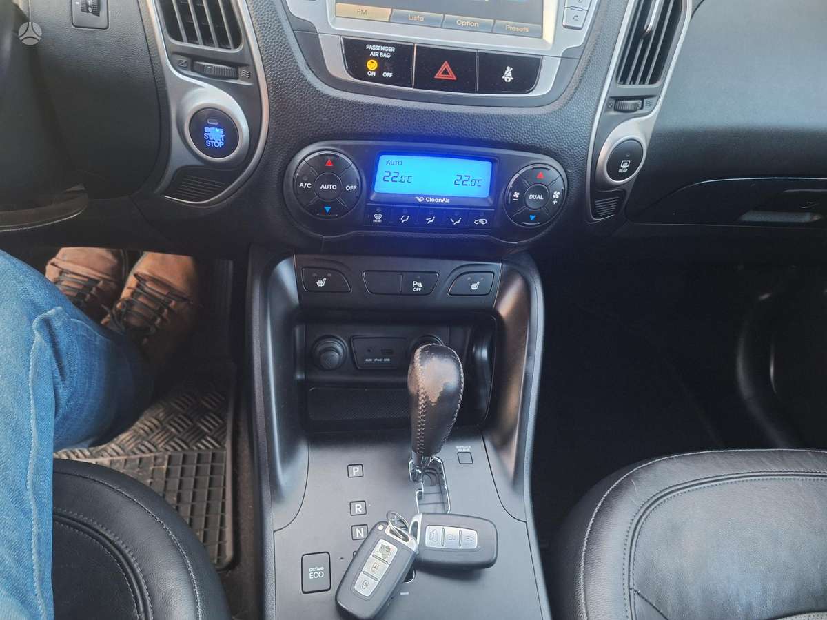 Hyundai ix35 2010 — photo 13