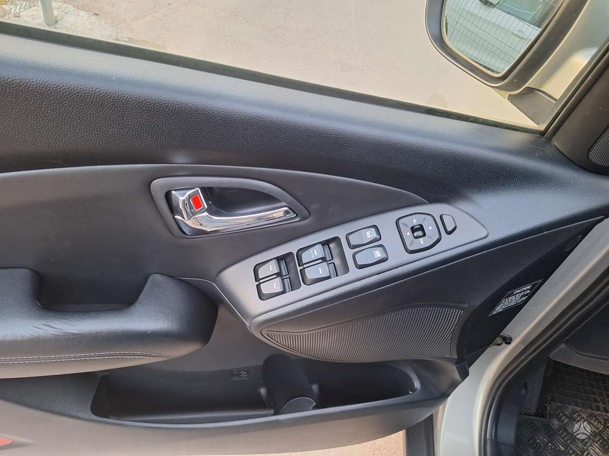 Hyundai ix35 2010 — photo 7