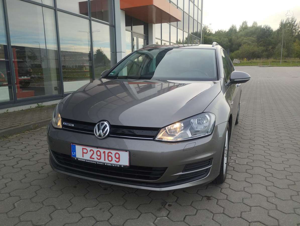 Volkswagen Golf 2014 — rear view
