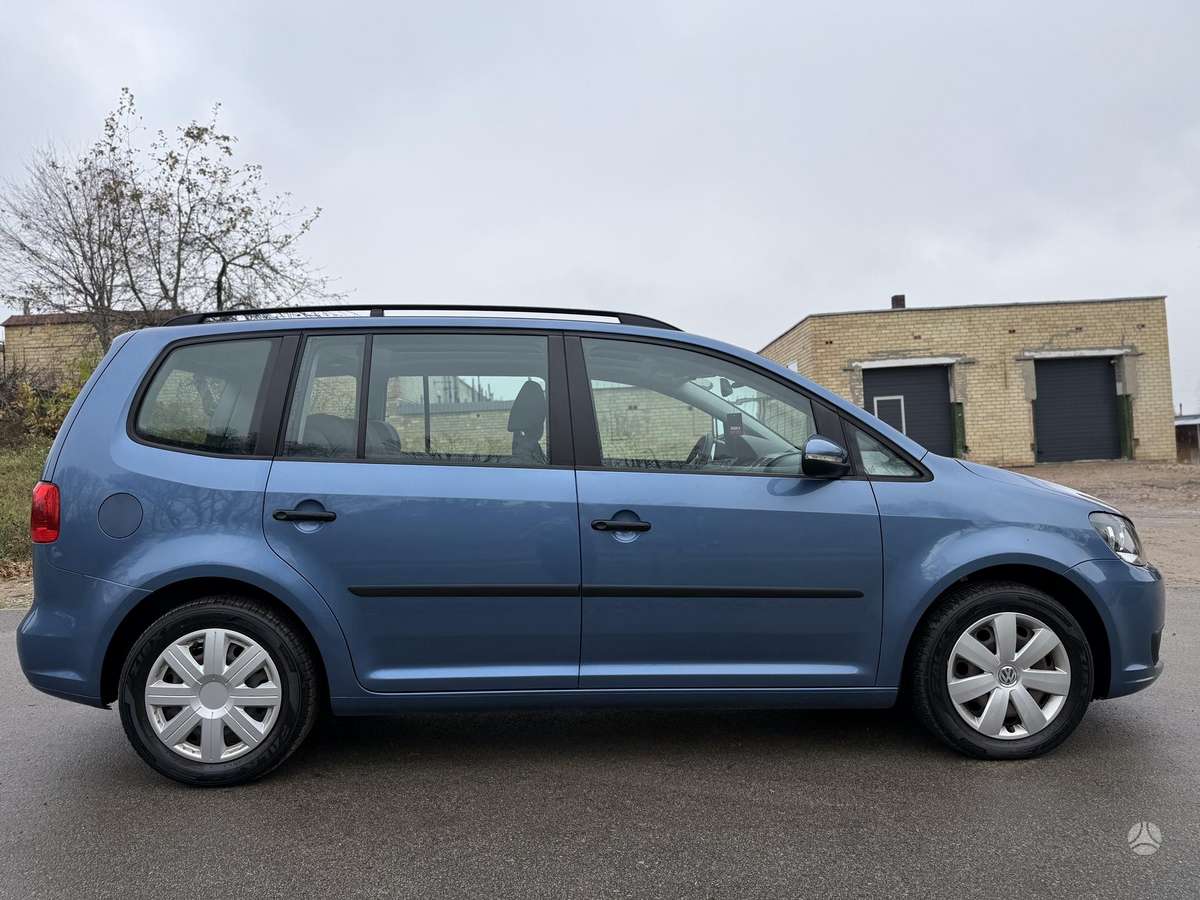 Volkswagen Touran 2012 — photo 7