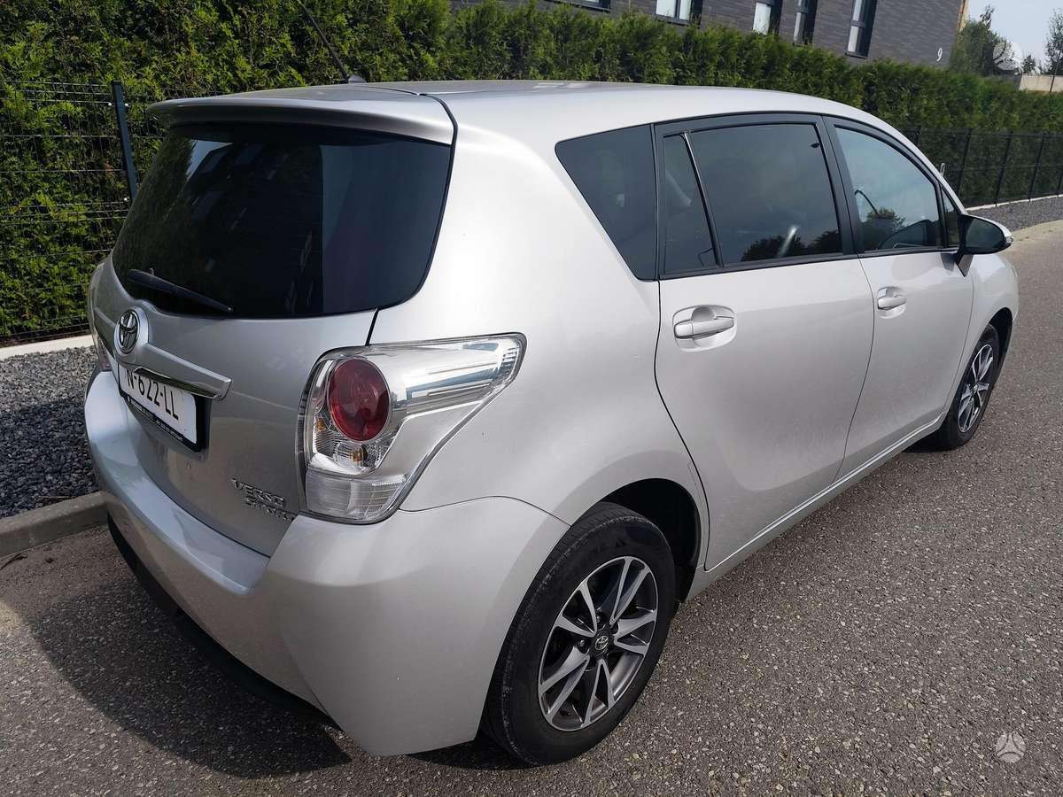 Toyota Verso 2013 — двигун 1598 cm³, 132 HP (97kW)