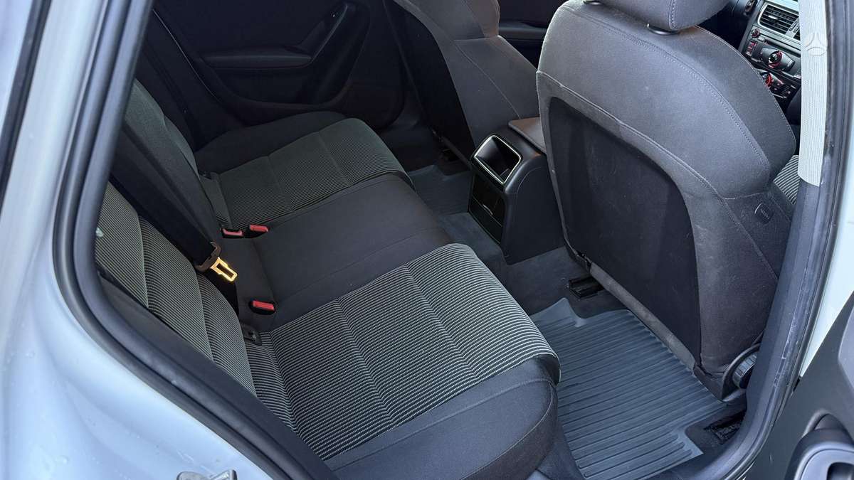 Audi A4 2009 — photo 12