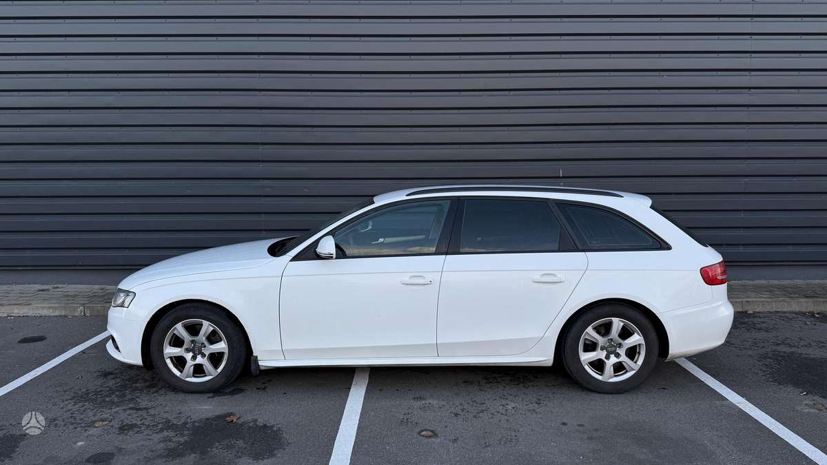 Audi A4 2009 — interior