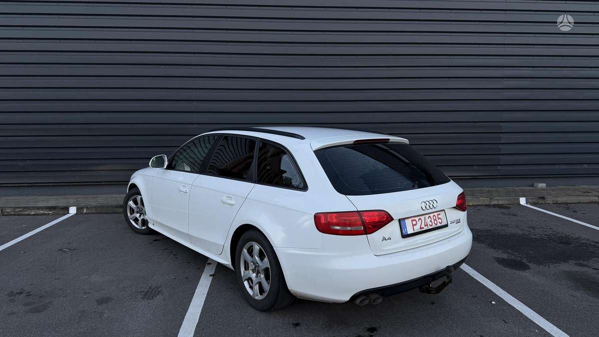Audi A4 2009 — photo 5