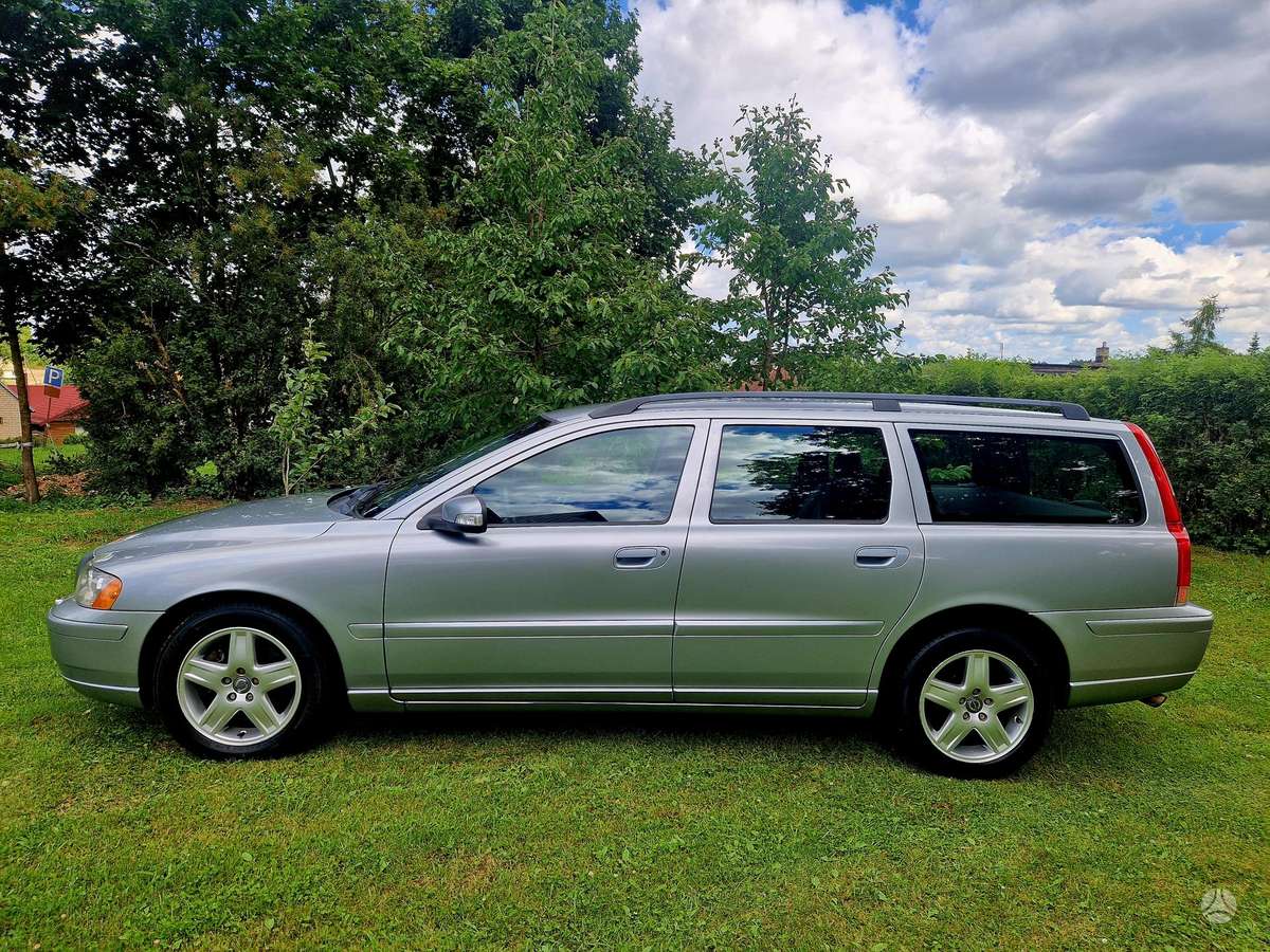 Volvo V70 2007 — салон