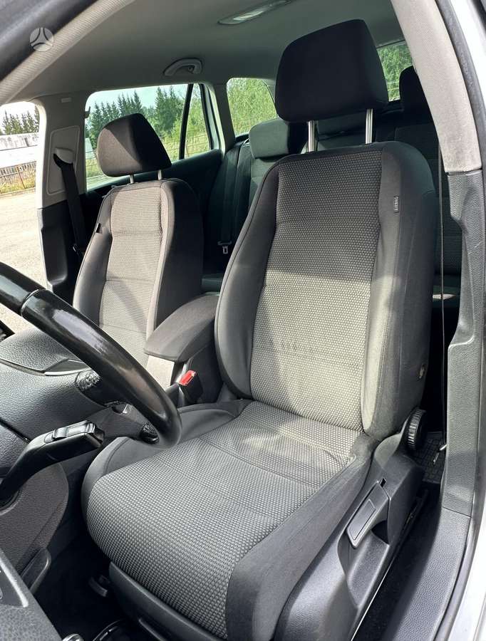 Volkswagen Golf 2010 — photo 10