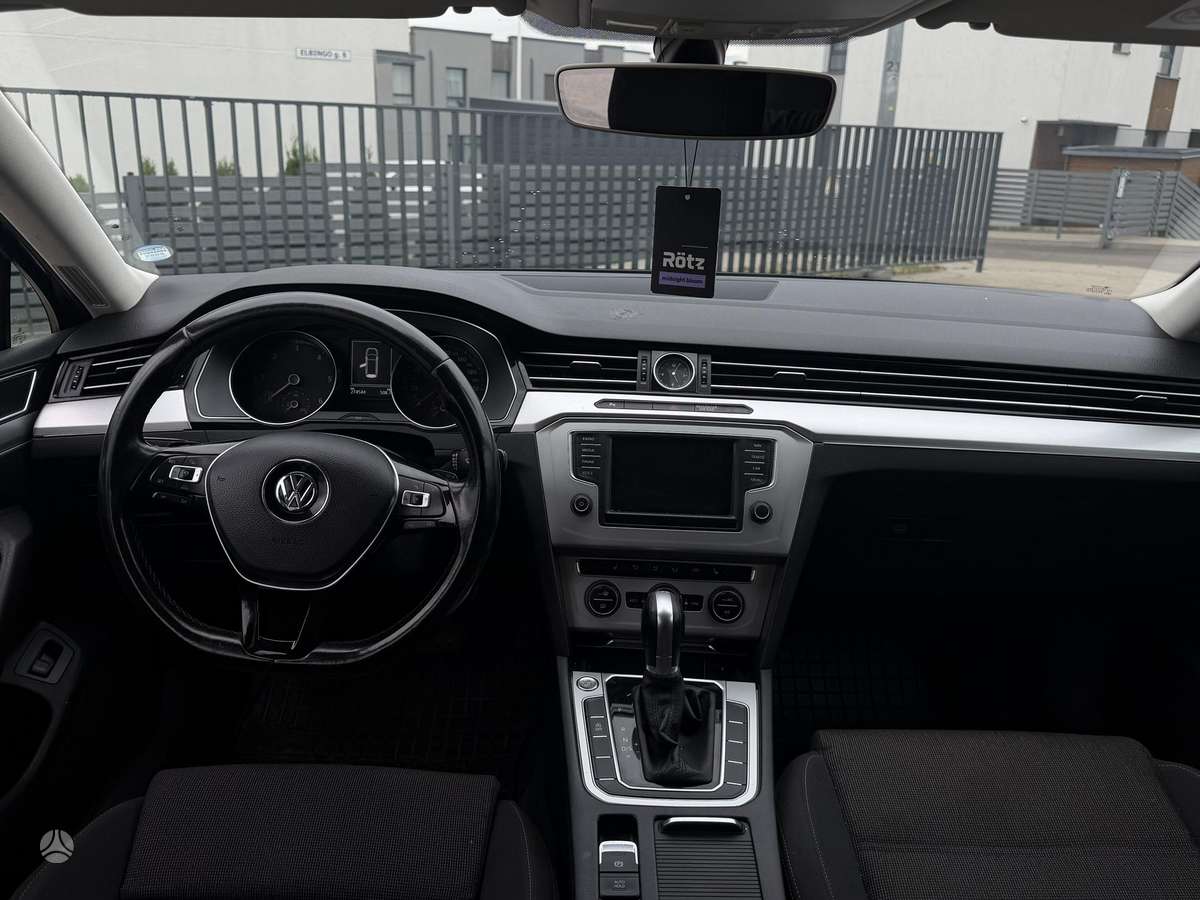 Volkswagen Passat 2015 — photo 18