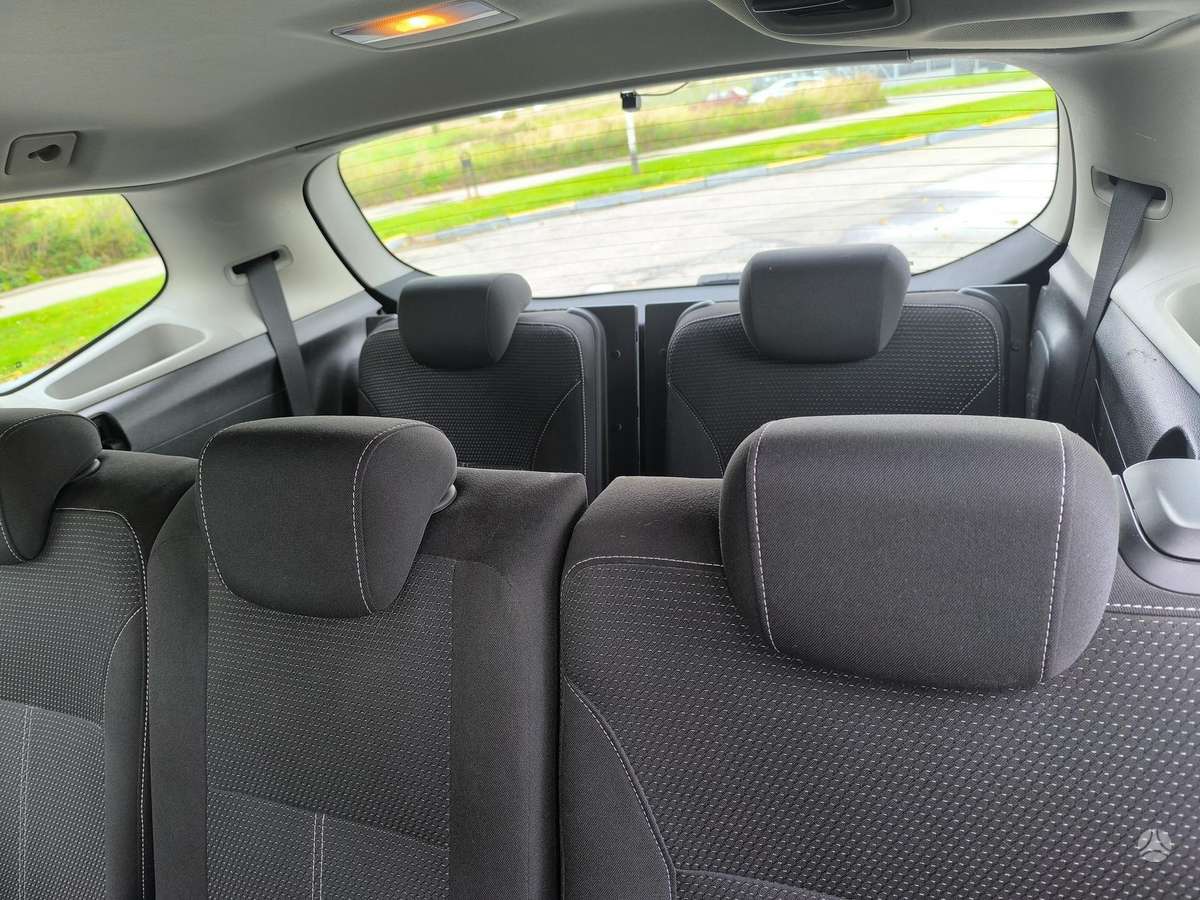 Opel Zafira 2013 — photo 10