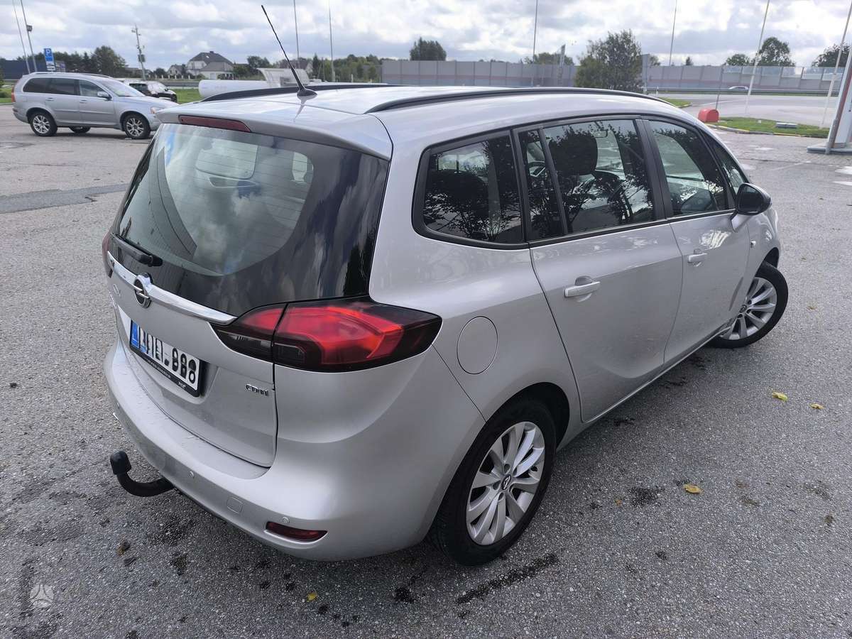 Opel Zafira 2013 — engine 1956 cm³, 165 HP (121kW)