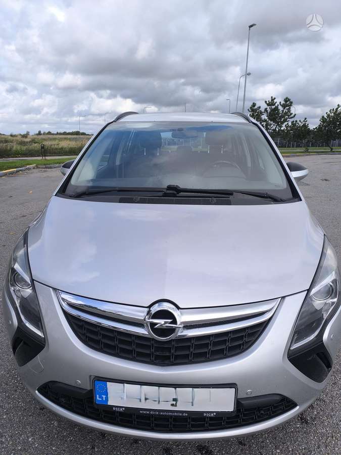 Opel Zafira 2013 — photo 6