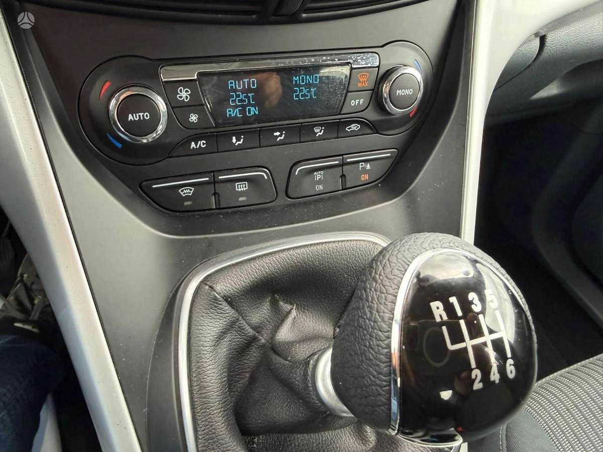 Ford C-MAX 2011 — photo 13